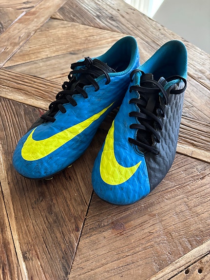 Nike jalkapallokengät koko 40