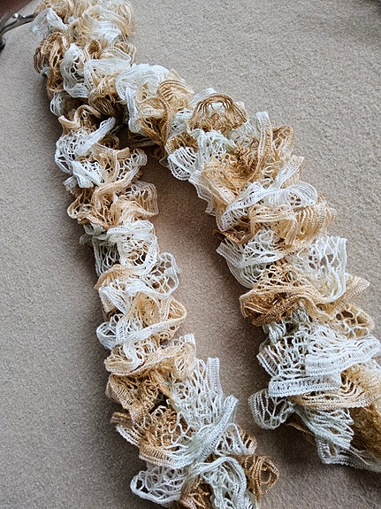 Kaulaliina, uusi, käyttämätön, p.150 cm