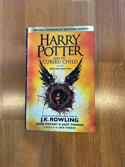 J.K. Rowling Harry Potter and the Cursed Child kirja englanninkielinen pokkari