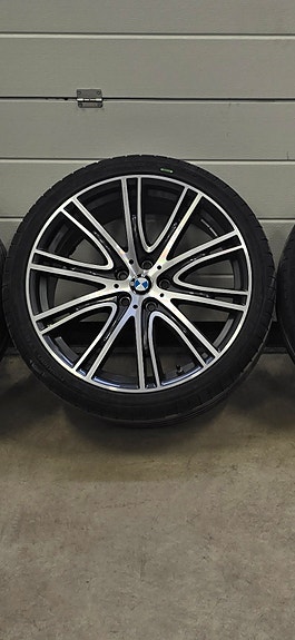 BMW 759i 20" vanteet ja renkaat
