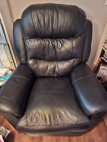 Nahkainen recliner