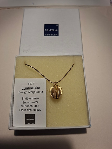 Kalevala Lumikukka kaulakoru