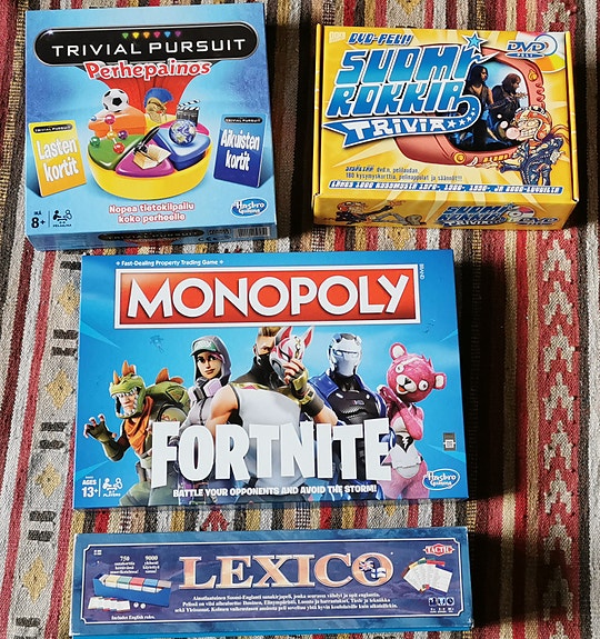 Lautapelit: Trivial pursuit, Suomi-rokkia, Lexico