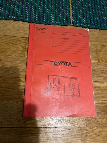 Toyota autotekniikan oppikirja/sähkölaitteet