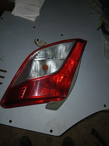 Toyota Yaris hatchback oikea takavalo