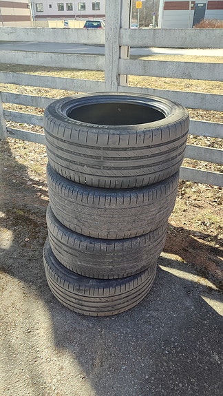 Kesärenkaat 245/45 17'