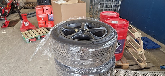 BMW X5 G05 45e. CMS Vanteet+Michelin Renkaat.