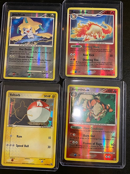 Pokemon holo rare kortteja