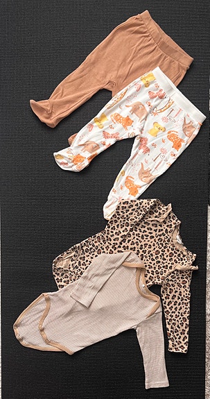 👖Bodyt ja housut koko 68 ja 74 potkuhousut