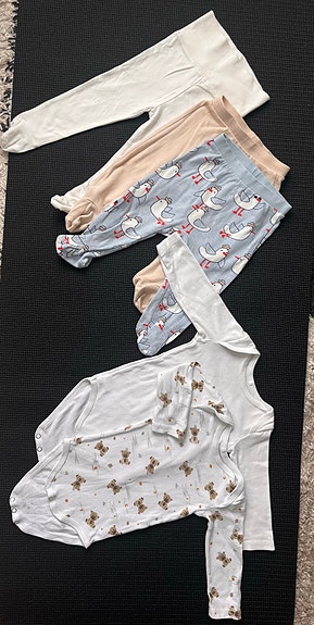 👖Vaatepaketti koko 68-74 bodyt ja housut (potkuhousut)