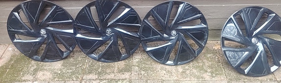 16" MG pölykapselit & Audi 16" myös