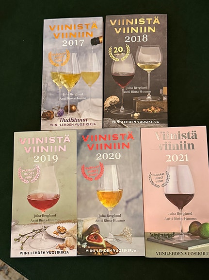 Viinistä viiniin 2017-2021 vuosikirjat