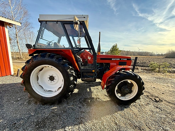 Ostetaan Zetor 7745 Traktori