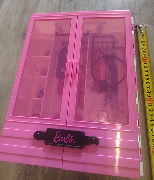 Barbie vaatekaappi