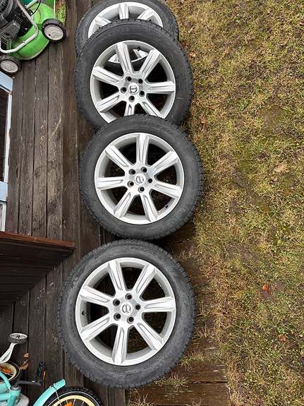 Volvo talvirenkaat r17