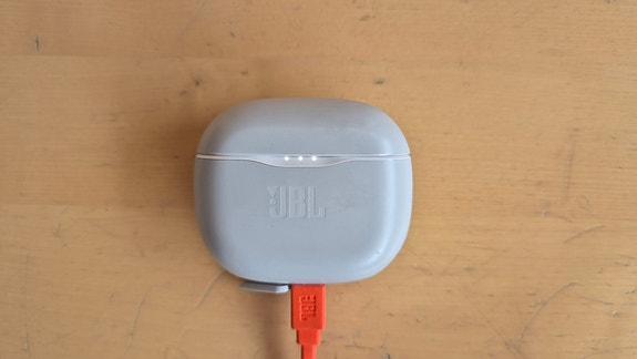JBL Bluetooth kotelo.
