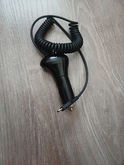 Autolaturi Micro-USB