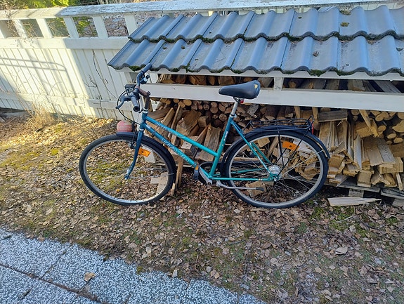 Naisten kaupunkipyörä 28"