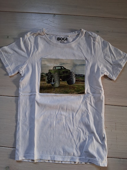 Bogi lasten valkoinen t-paita monster truck kuviolla 128 / 134