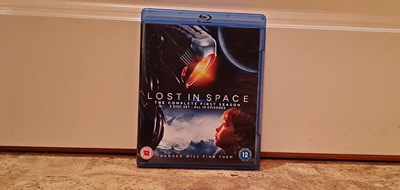 Lost in Space The Complete First Season Blu-ray 3-levyn boksi