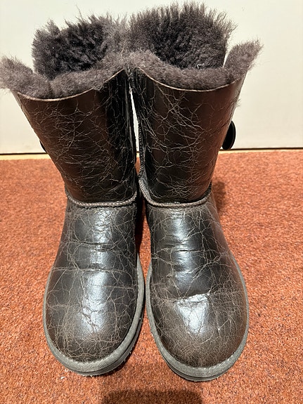 UGG talvikengät koko 38 tummaruskea