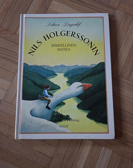 Peukaloisen retket -kirja