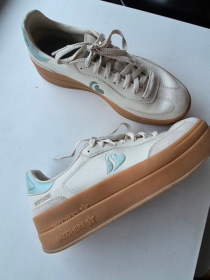 Skechers tennarit paksupohjaiset koko 39 vaalea nahka