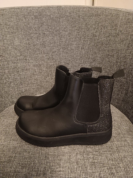 H&M tyttöjen nilkkurit koko 35 musta