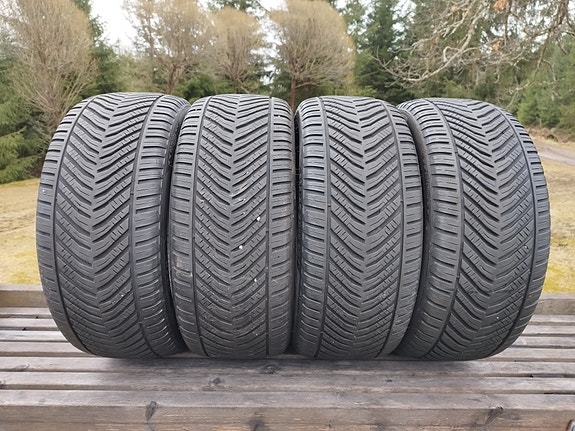 Renkaat 235/45R18