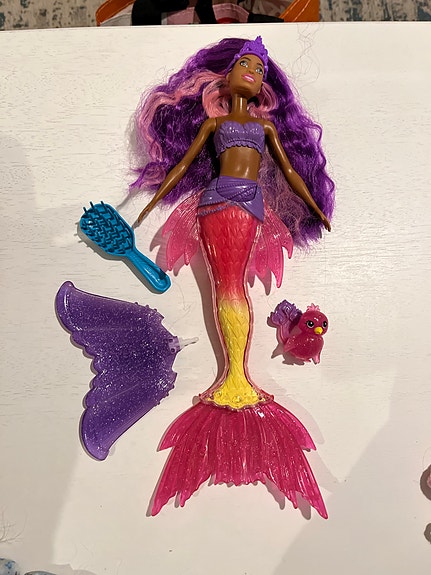Barbie merenneitonukke tarvikkeilla