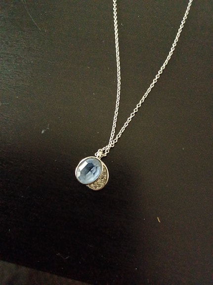 AITO SWAROVSKIN KAULAKORU