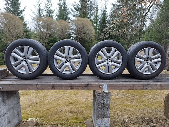 Dacia kesärenkaat 16"