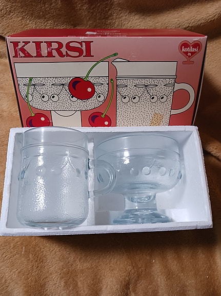 Riihimäen lasin Kirsi sokerikko ja kermakko