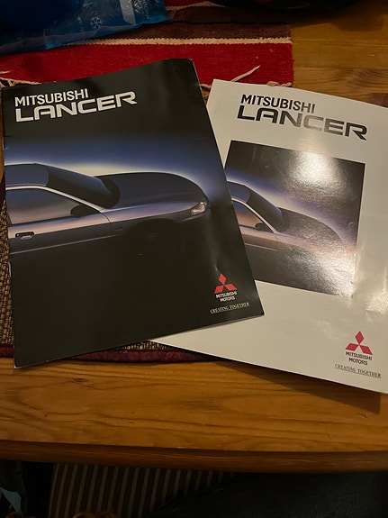Mitsubishi Lancer esite x 2 kpl