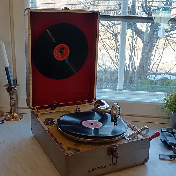 Vintage historic levysoitin.