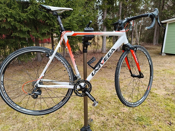 Hyvä cyclocross/gravelpyörä