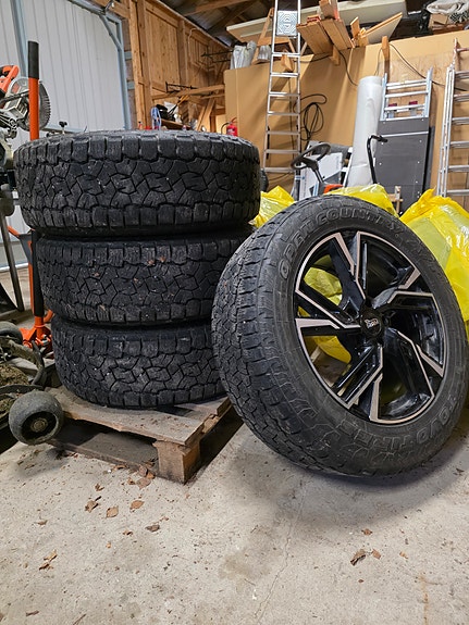 Toyo Open country 235/60 R18 + MAM vanteet