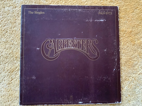 Carpenters The Singles 1969–1973 vinyyli/LP sp3601, itse levyn kunto erinomainen