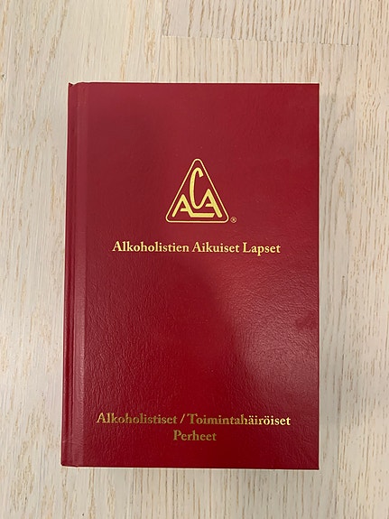 Aikuiset lapset : alkoholistiset/toimintahäiriöiset perheet