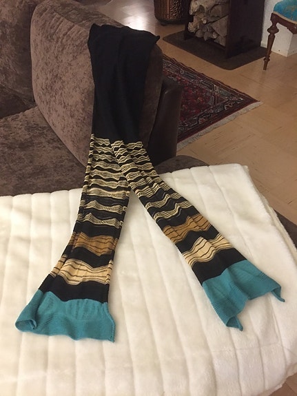 Turkoosi/musta/ruskea huivi