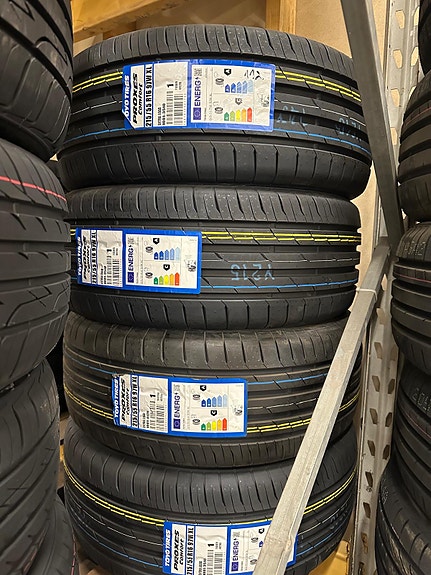 215/55R16 Toyo Proxes Comfort 97W uudet