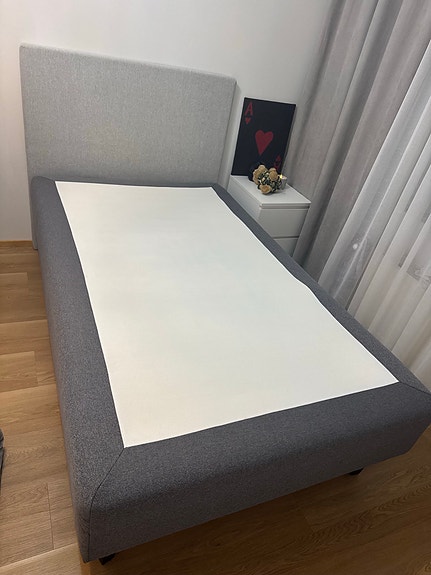 Sänky myynnissä