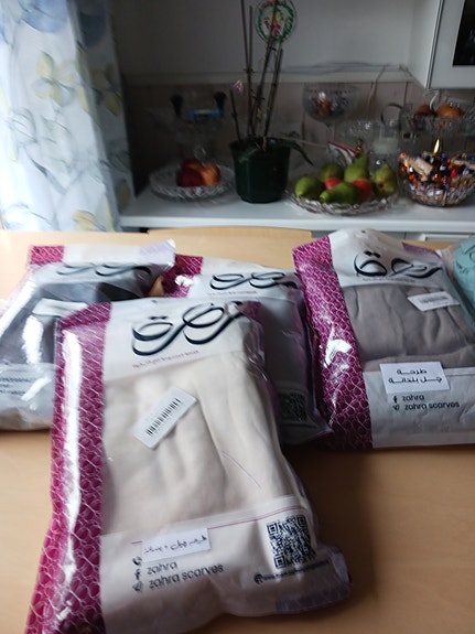 Hijab ja alushuivi  4 pakettia