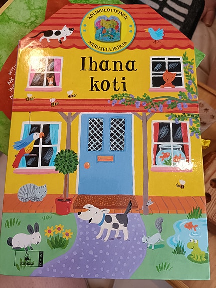 Ihana koti lastenkirja kolmiulotteinen suomeksi