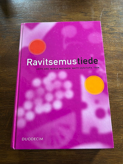 Duodecim Ravitsemustiedekirja