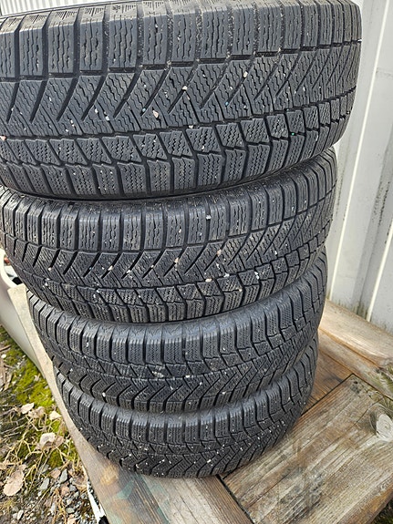 Kitkarenkaat 185/65/R15 4 kpl