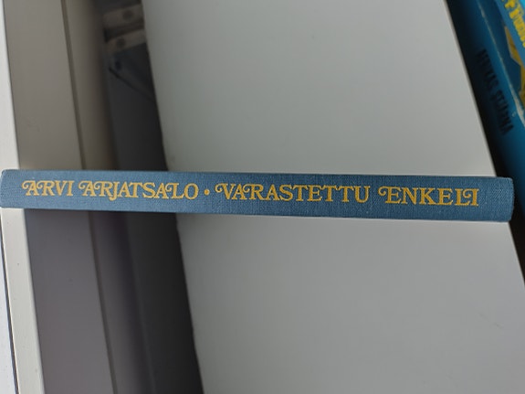 Kirja: Arvi Arjatsalo/ Varastettu enkeli