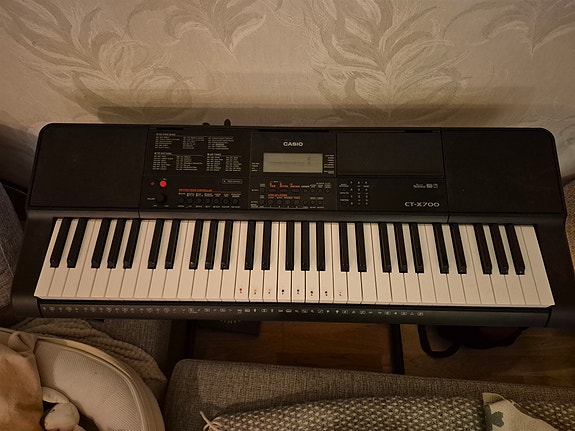 Casio CTK-700 kosketinsoitin