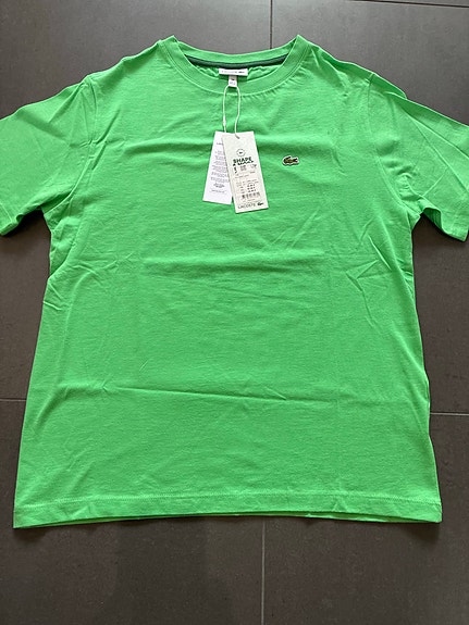 Uusi Lacoste t-paita 176 cm