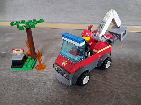 Lego paloauto ym.